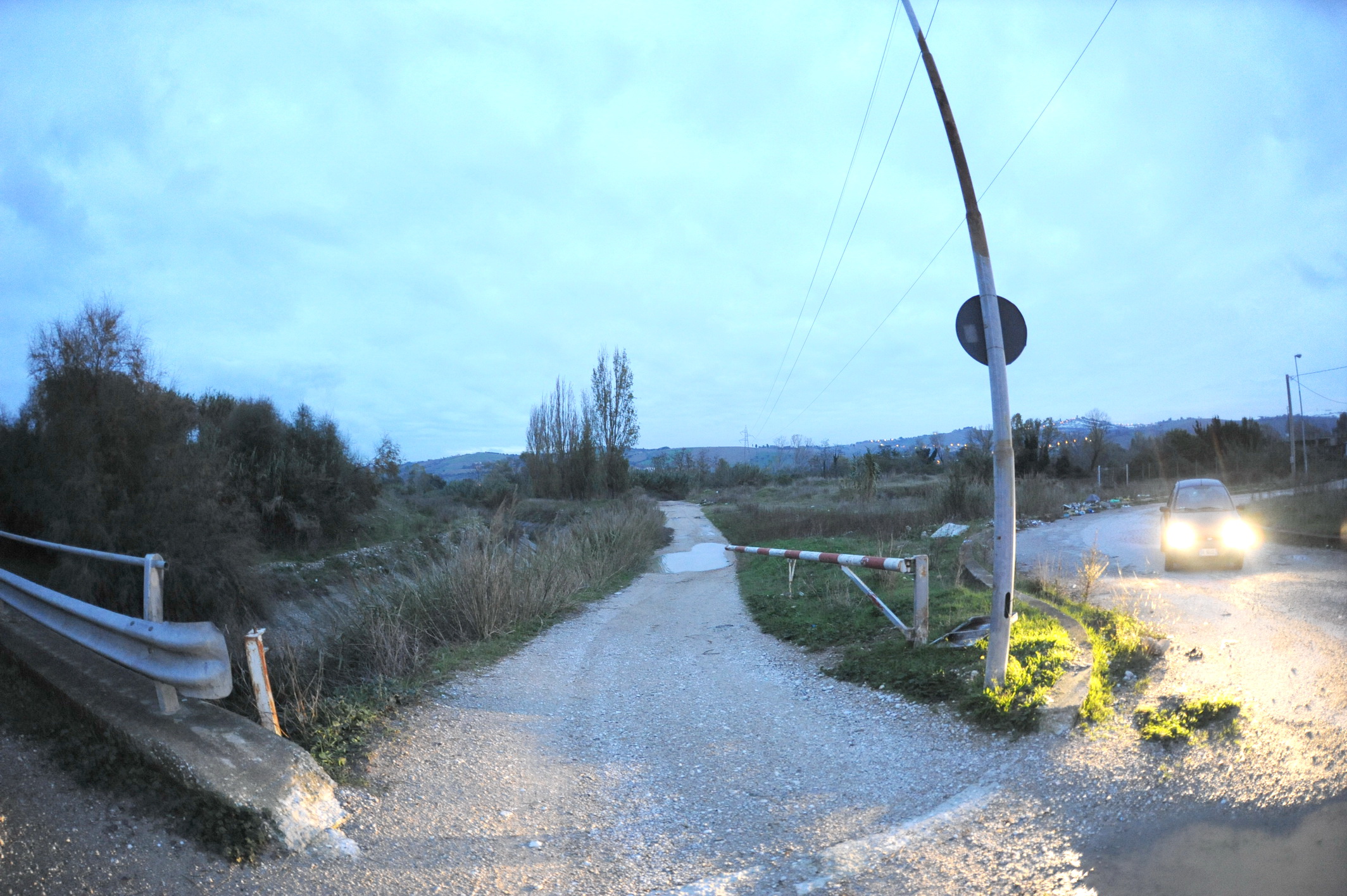 colleranescoB2rifiutiIsolaDiscaricheGiulianova28nov2013_0175_resize