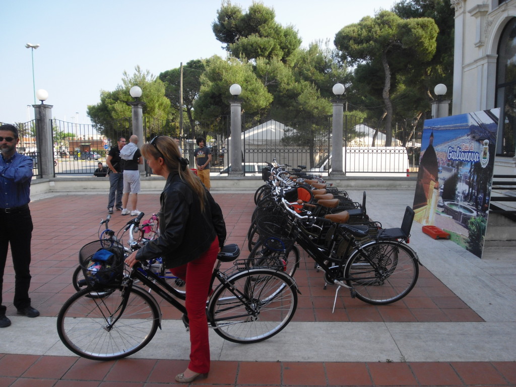 GIULIA IN BICI
