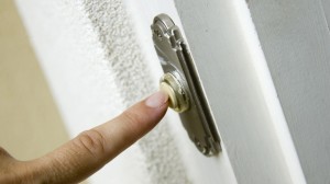 Martinsicuro, si spacciano dipendenti del Comune per entrare nelle case