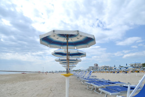 Giulianova, apre la spiaggia libera dedicata ai minori con disturbi autistici