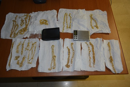 Vendevano oggetti di oro finto: denunciati due truffatori