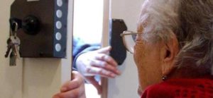Teramo, si finge tecnico della caldaia: truffata un'anziana