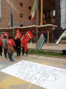 Teramo, vertenza Ipersimply: l’azienda presenta il piano dei trasferimenti