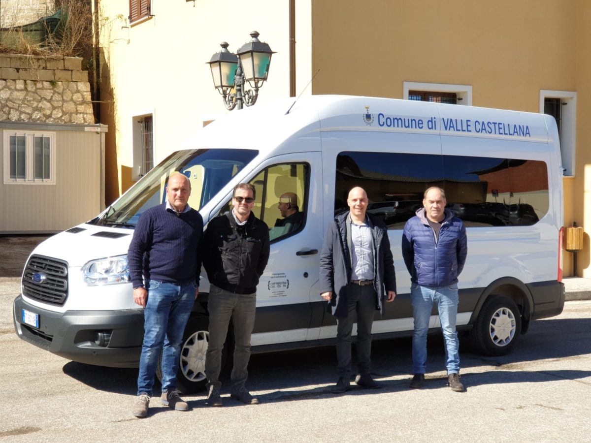 Valle Castellana, un nuovo pulmino acquistato con i fondi del comitato sisma