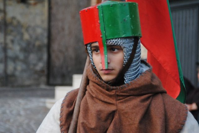 Tortoreto, inizia il Palio del Barone: sfilata e benedizione del Drappo della vittoria