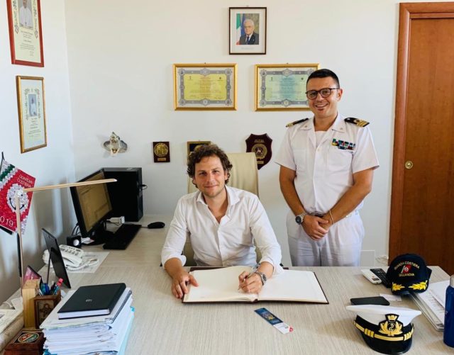 Giulianova, visita di Zennaro (M5s) alla Guardia Costiera
