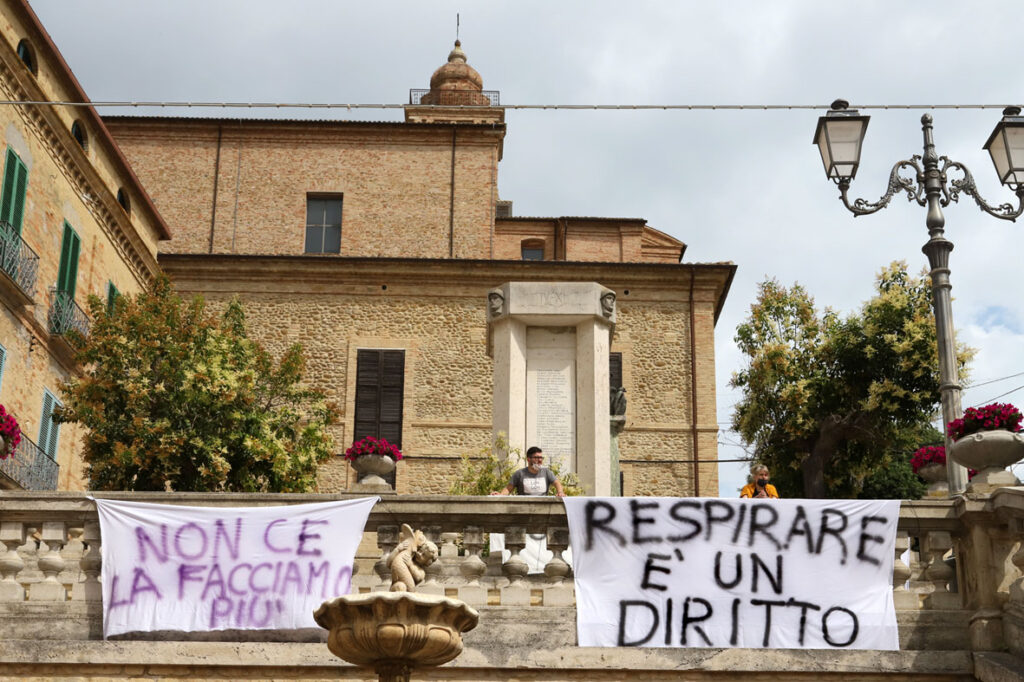 Cattivi odori nella vallata del Tronto, due consigli regionali molto diversi