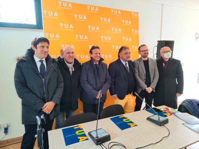 Nereto, inaugurato il nuovo deposito bus Tua