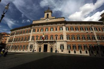 Manovra, via libera della Camera alla fiducia: voto finale in serata