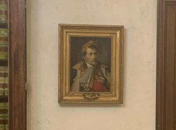 Napoleone ‘esiliato’ alla Camera, rimosso il quadro del ‘conquistatore d’Italia’