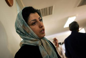 Premio Nobel per la Pace Narges Mohammadi inizia sciopero della fame in carcere