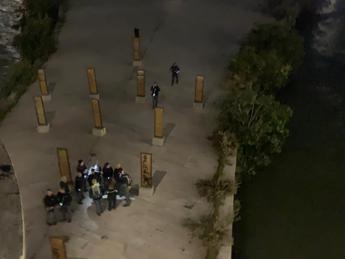 Ragazzo caduto da Ponte Garibaldi, non esclusa ipotesi selfie
