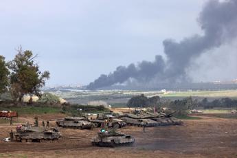 Israele-Hamas, Gaza: “Quasi 30mila morti nella Striscia”. Negoziati a Parigi