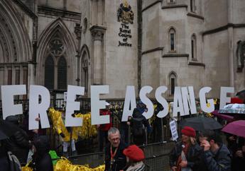 Julian Assange, attesa sentenza su estradizione in Usa