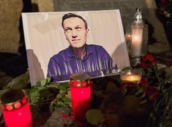 Navalny, Russia non restituisce corpo: la madre fa causa