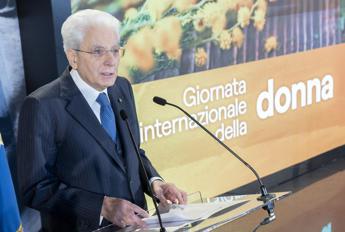8 marzo, Mattarella: “Ancora troppe violenze e discriminazioni”. E ricorda Giulia Cecchettin