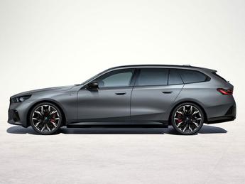 Nuova BMW i5 M60 Touring: anteprima nazionale a Milano