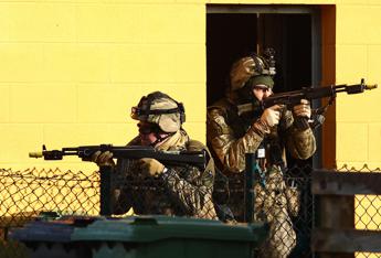 Ucraina, Canada pronto a inviare soldati: “Ma non per combattere”