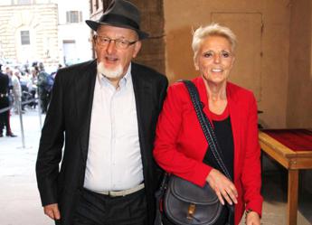 Renzi, genitori condannati per fatture false e assolti per bancarotta