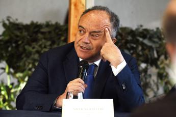 Gratteri: “Mafie? Ora sono su TikTok per adescare giovani”