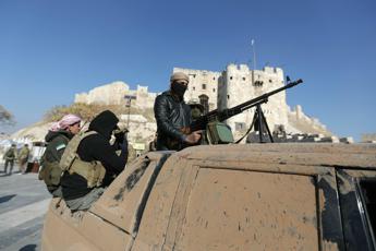 Siria, ribelli verso Hama. Assad: “Sconfiggeremo i terroristi”