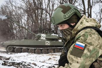 Ucraina, strage di soldati russi al fronte: Mosca cerca reclute, via i debiti di chi si arruola