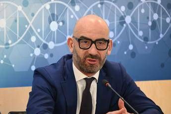 Influenza K, Bassetti: “Non è banale ma no allarme per decessi: ci sono sempre stati”