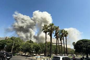 Israele attacca la Siria, colpito palazzo presidenziale a Damasco. Netanyahu: “Raid per salvare fratelli drusi”