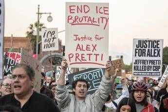 Ice nel Minnesota, Trump pronto a ridurre contingente. Attacco a Pretti: “Era agitatore”