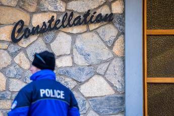 Incendio a Crans-Montana, una candela scintillante è la causa più probabile