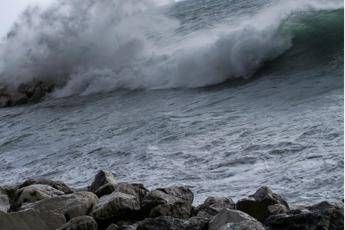 Nuova burrasca sull’Italia, niente gelo ma tanto vento e pioggia: le previsioni meteo