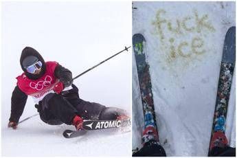 Milano Cortina, Kenworthy scrive “F*** Ice” sulla neve: minacciato di morte