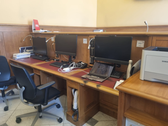 Alla Camera prende fuoco il notebook di un giornalista, fumo in sala stampa e vigili del fuoco in azione