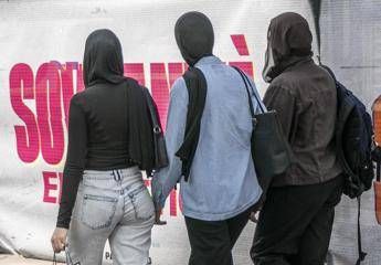 Burqa, hijab e chador: quali sono le differenze tra i veli