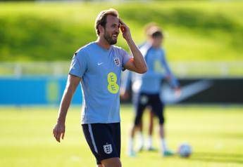 Harry Kane lascia il calcio? “Sogno un futuro in Nfl”