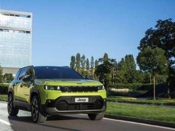 Jeep Compass Plug-In Hybrid a Torino: il SUV italiano punta su 225 CV e autonomia