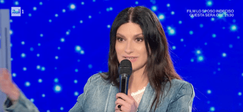 Laura Pausini: “Durante il covid ho pensato di mollare. Sanremo? Avevo paura dei giudizi”