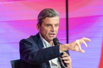 L’odissea di Calenda bloccato in Sicilia per tre giorni: “Stato la amministri per i prossimi 30 anni”