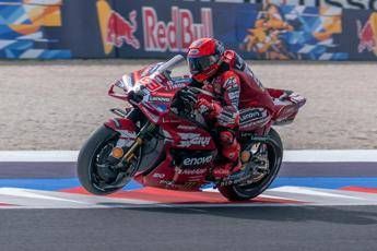 MotoGp, a San Marino cade Bezzecchi e Marquez vola in testa al Mondiale: ordine arrivo e classifica piloti
