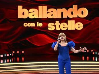 Ballando con le stelle, Carlucci presenta la nuova edizione: “Sarà un programma diverso”